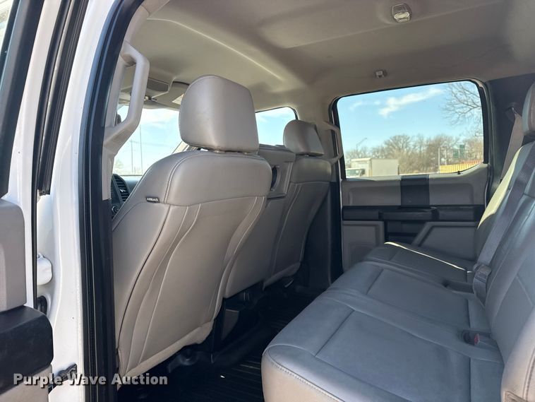 image for item DQ4333 2018 Ford F550 Super Duty Crew Cab flatbed truck