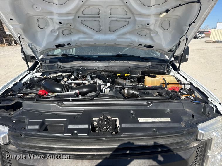 image for item DQ4333 2018 Ford F550 Super Duty Crew Cab flatbed truck