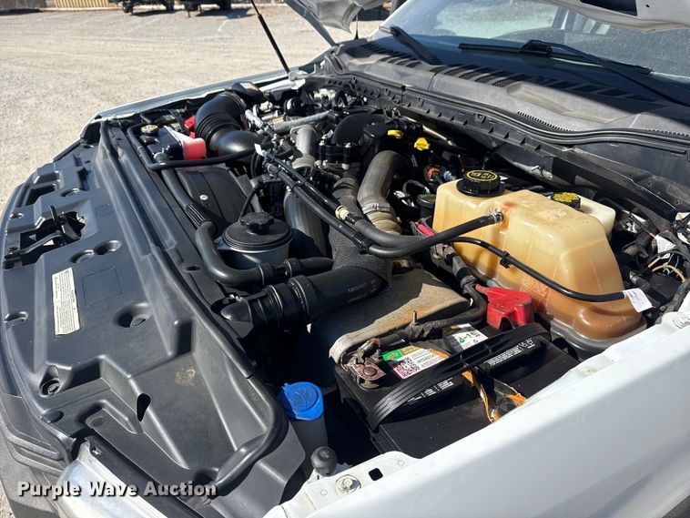 image for item DQ4333 2018 Ford F550 Super Duty Crew Cab flatbed truck