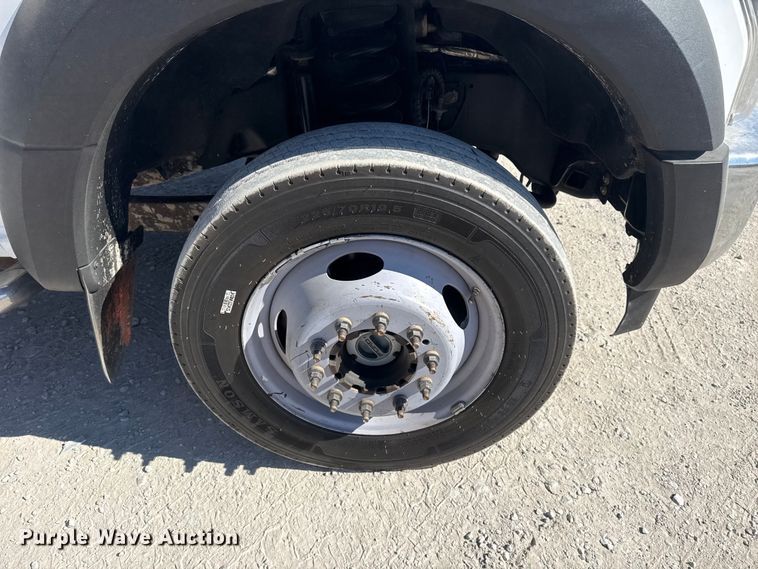 image for item DQ4333 2018 Ford F550 Super Duty Crew Cab flatbed truck