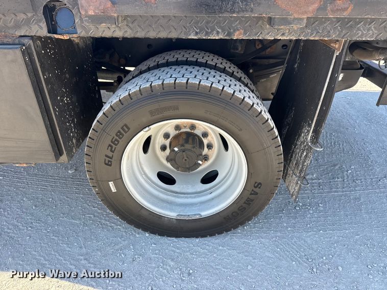 image for item DQ4333 2018 Ford F550 Super Duty Crew Cab flatbed truck