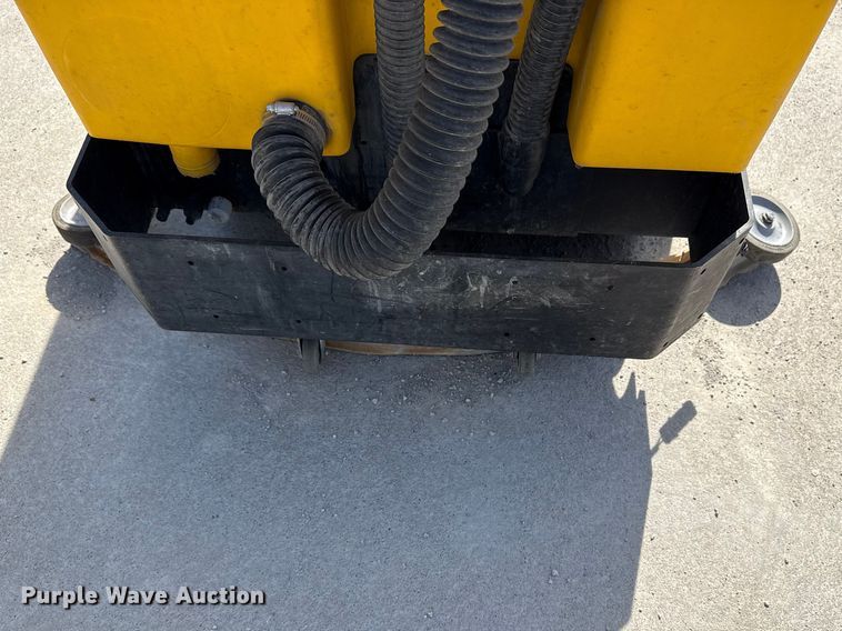 image for item DQ4336 Tomcat 350 floor scrubber