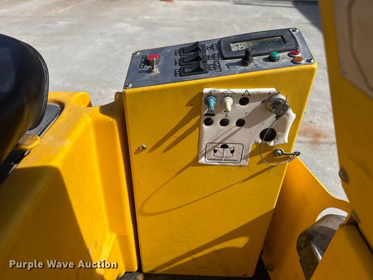 image for item DQ4336 Tomcat 350 floor scrubber