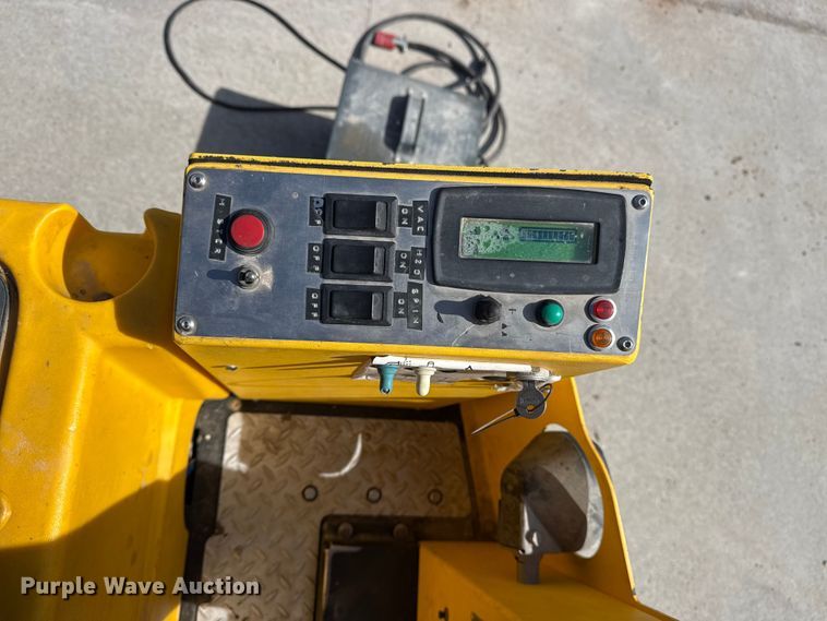 image for item DQ4336 Tomcat 350 floor scrubber