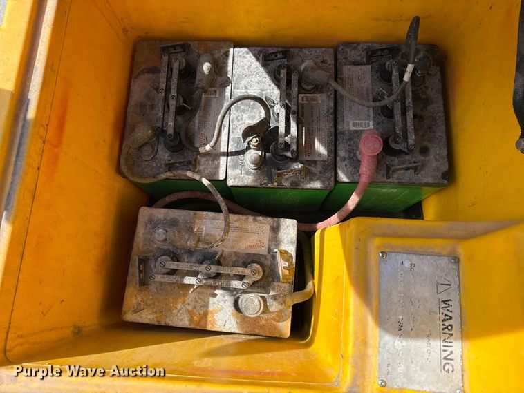 image for item DQ4336 Tomcat 350 floor scrubber