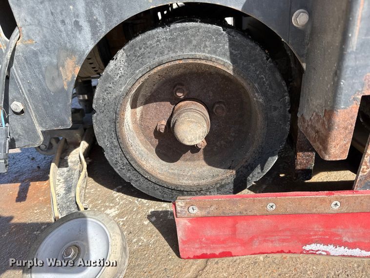 image for item DQ4336 Tomcat 350 floor scrubber