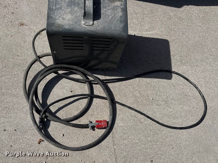 image for item DQ4336 Tomcat 350 floor scrubber