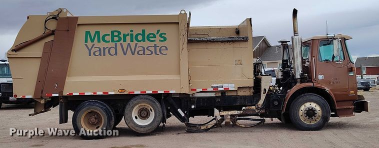 image for item DT0952 2000 Volvo WX refuse truck