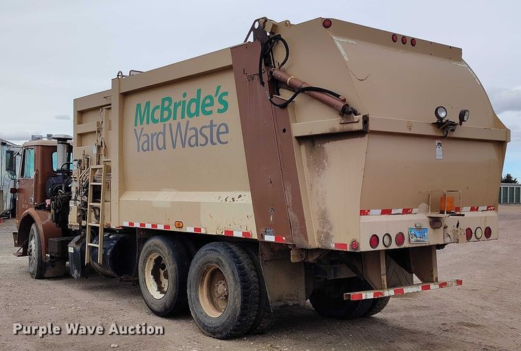 image for item DT0952 2000 Volvo WX refuse truck