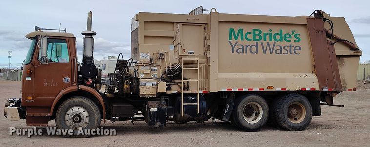 image for item DT0952 2000 Volvo WX refuse truck