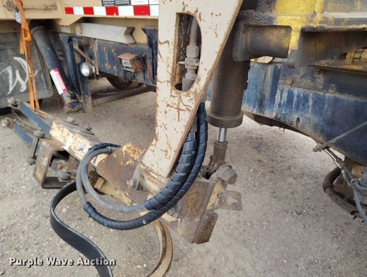 image for item DT0952 2000 Volvo WX refuse truck