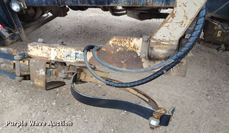 image for item DT0952 2000 Volvo WX refuse truck