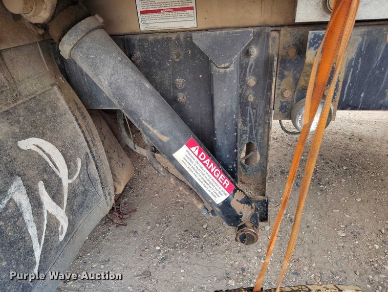 image for item DT0952 2000 Volvo WX refuse truck