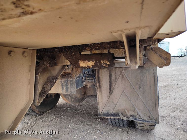 image for item DT0952 2000 Volvo WX refuse truck