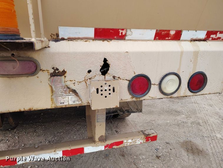 image for item DT0952 2000 Volvo WX refuse truck