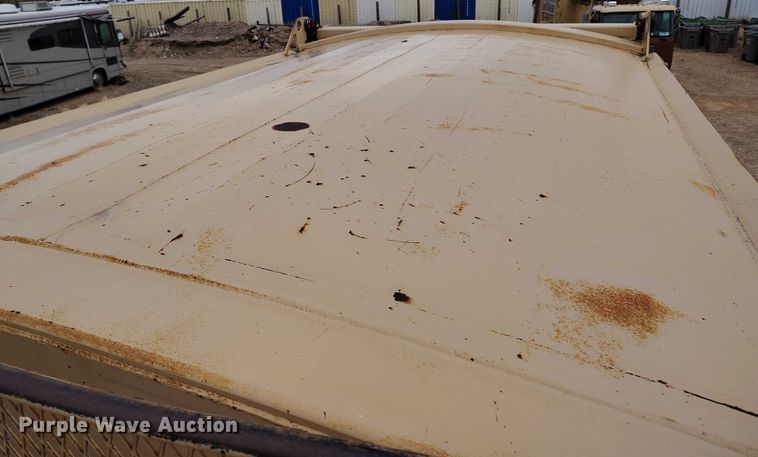 image for item DT0952 2000 Volvo WX refuse truck