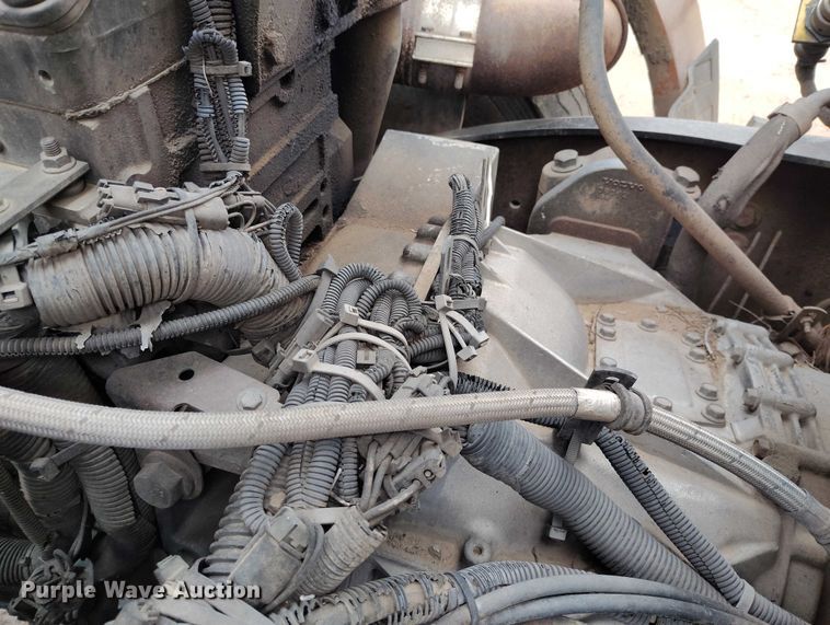 image for item DT0952 2000 Volvo WX refuse truck