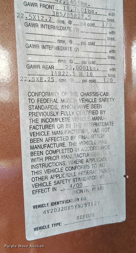 image for item DT0952 2000 Volvo WX refuse truck