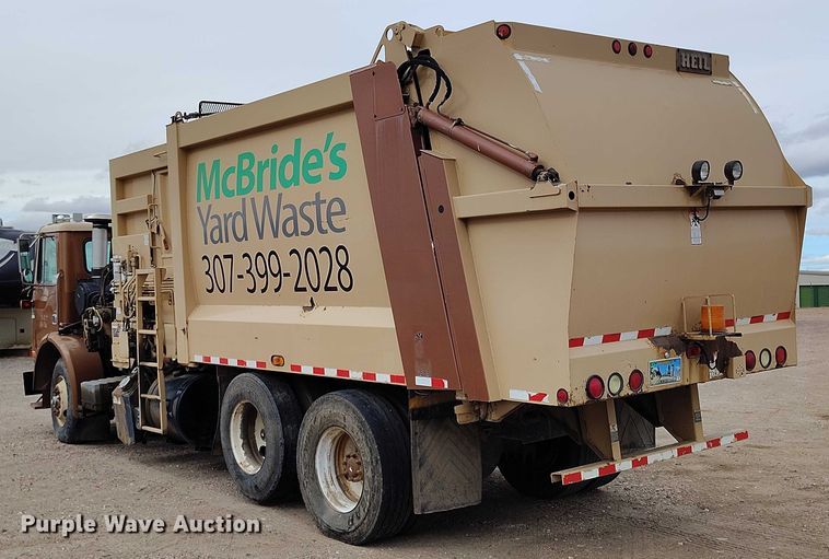 image for item DT0953 2000 Volvo WX refuse truck