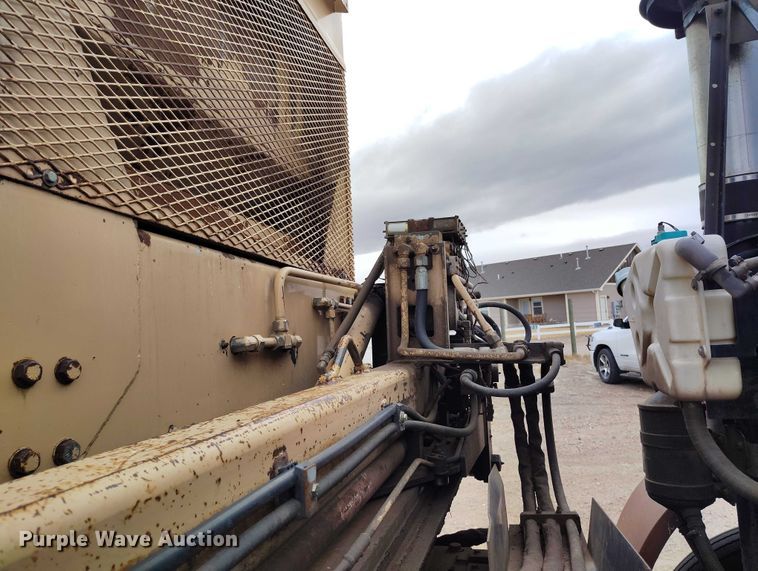 image for item DT0953 2000 Volvo WX refuse truck