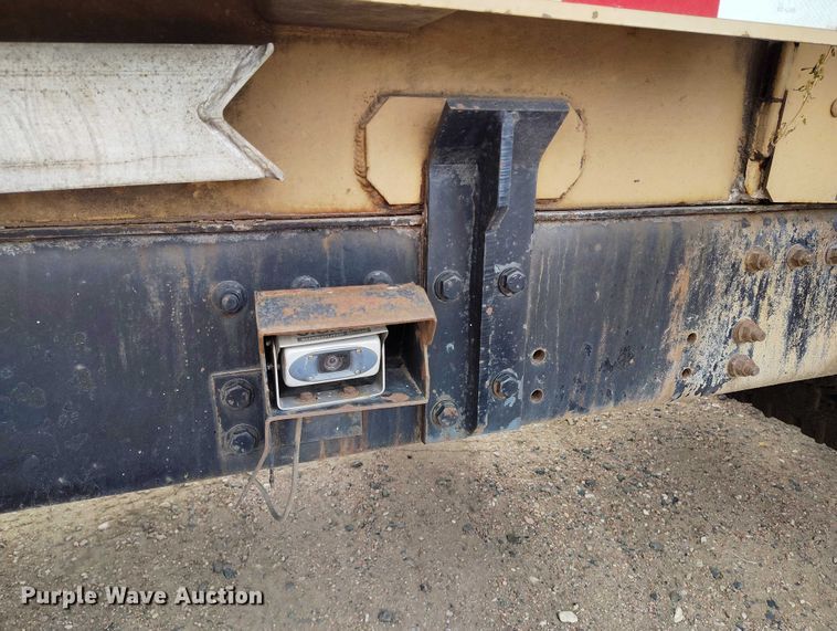 image for item DT0953 2000 Volvo WX refuse truck