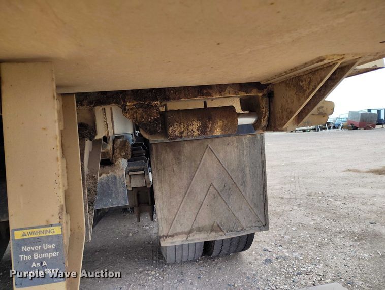 image for item DT0953 2000 Volvo WX refuse truck