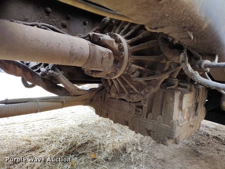 image for item DT0953 2000 Volvo WX refuse truck