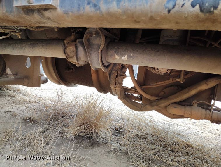 image for item DT0953 2000 Volvo WX refuse truck