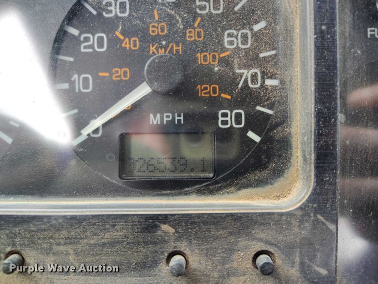 image for item DT0953 2000 Volvo WX refuse truck