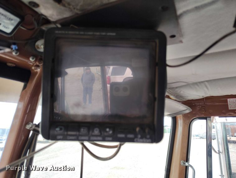 image for item DT0953 2000 Volvo WX refuse truck