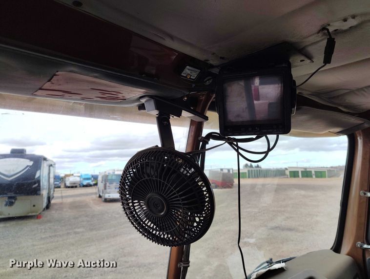 image for item DT0953 2000 Volvo WX refuse truck