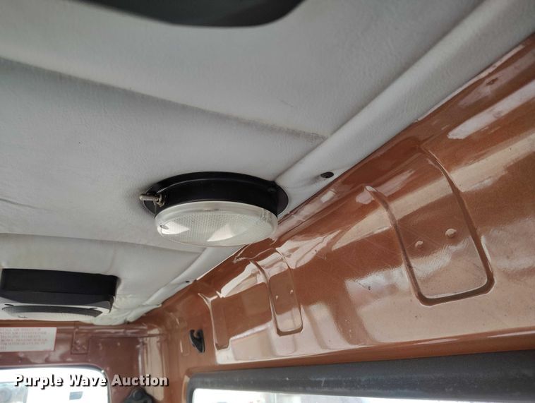 image for item DT0953 2000 Volvo WX refuse truck