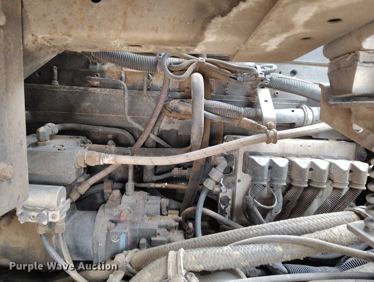 image for item DT0953 2000 Volvo WX refuse truck