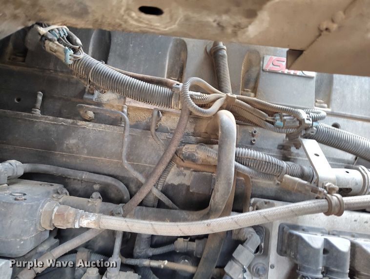 image for item DT0953 2000 Volvo WX refuse truck