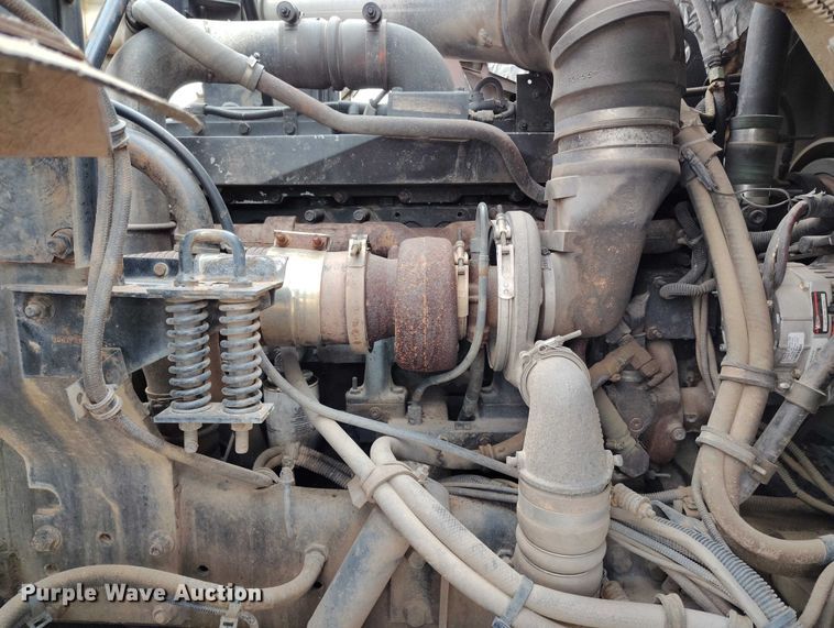 image for item DT0953 2000 Volvo WX refuse truck