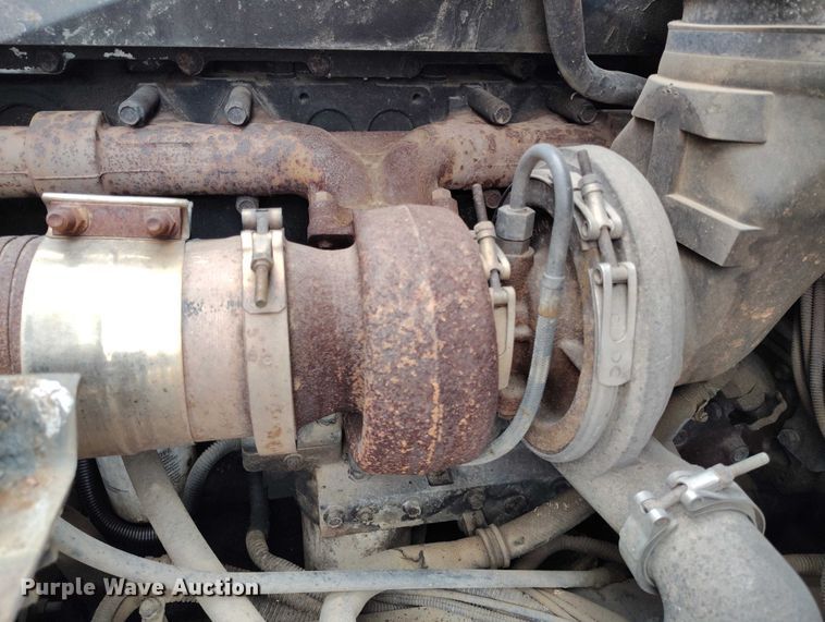 image for item DT0953 2000 Volvo WX refuse truck