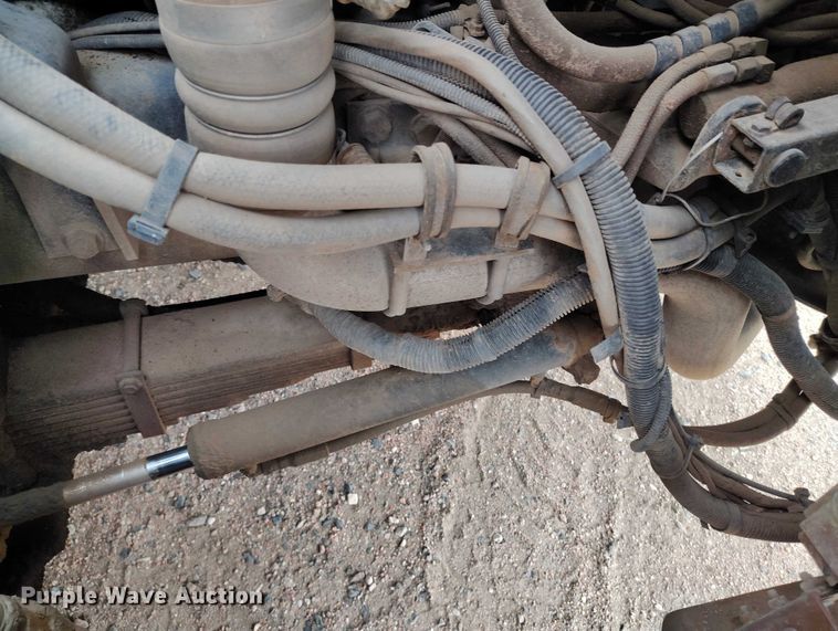 image for item DT0953 2000 Volvo WX refuse truck