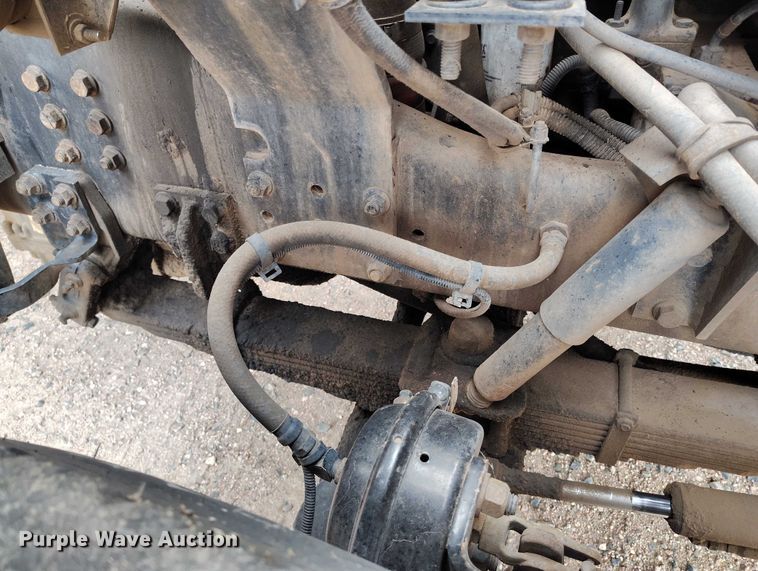 image for item DT0953 2000 Volvo WX refuse truck