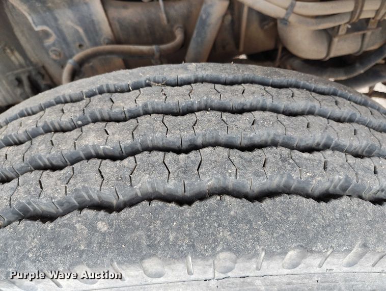 image for item DT0953 2000 Volvo WX refuse truck