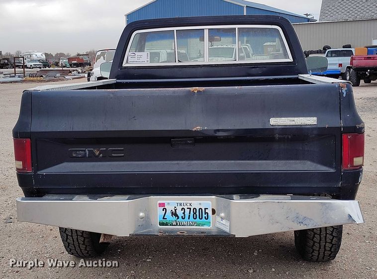 image for item DT0956 1982 GMC K10 pickup truck