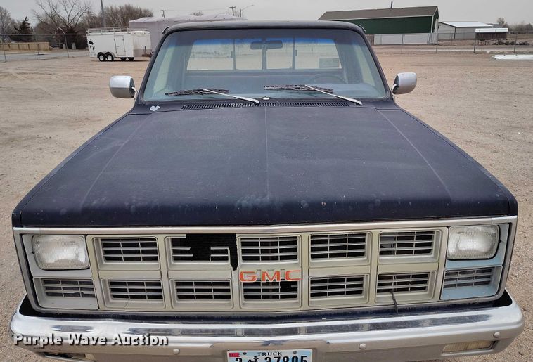 image for item DT0956 1982 GMC K10 pickup truck