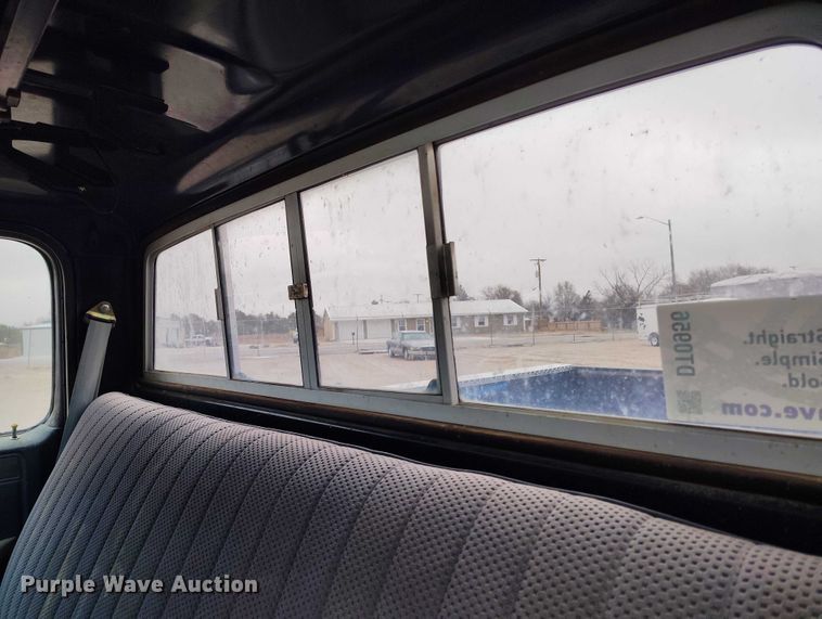 image for item DT0956 1982 GMC K10 pickup truck