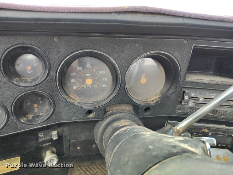 image for item DT0956 1982 GMC K10 pickup truck