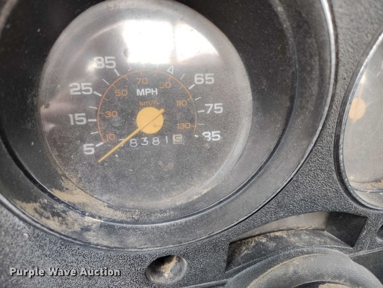 image for item DT0956 1982 GMC K10 pickup truck