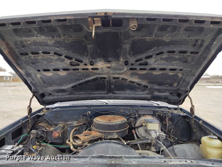 image for item DT0956 1982 GMC K10 pickup truck