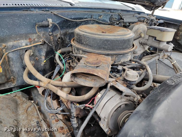 image for item DT0956 1982 GMC K10 pickup truck