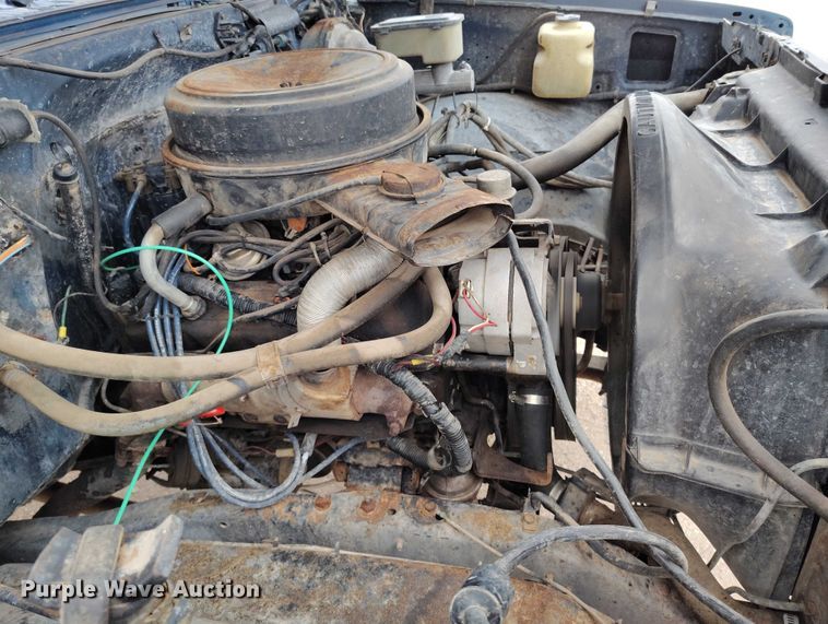 image for item DT0956 1982 GMC K10 pickup truck