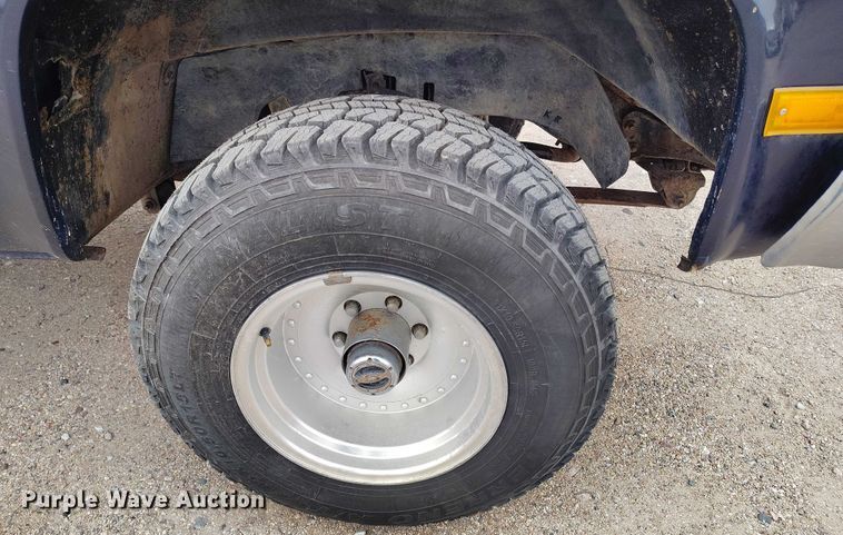 image for item DT0956 1982 GMC K10 pickup truck