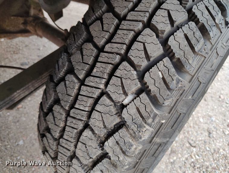 image for item DT0956 1982 GMC K10 pickup truck