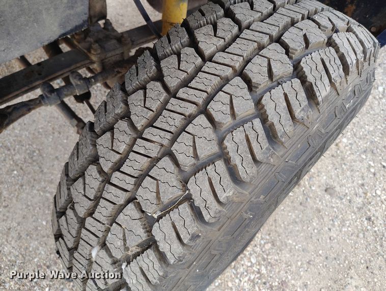 image for item DT0956 1982 GMC K10 pickup truck